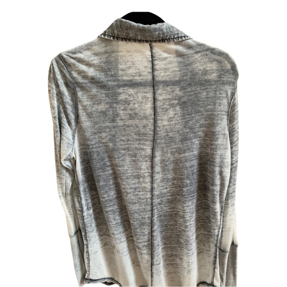 Alternative gray sheer top - Picture 2 of 3